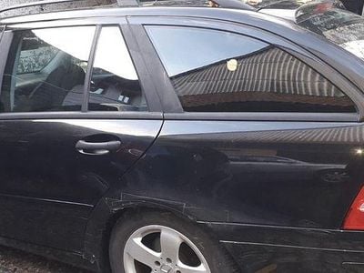 Gebraucht Mercedes C180 Elegance 143 PS (105 kW) 2003 Schwarz Kombi