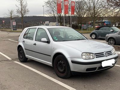 Grau Gebraucht 2000 VW Golf IV Kleinwagen | 2.200 € (Fairer Preis)