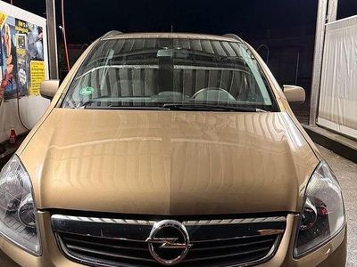 Gold Gebraucht 2014 Opel Zafira Van / Kleinbus | 4.500 € (Fairer Preis)
