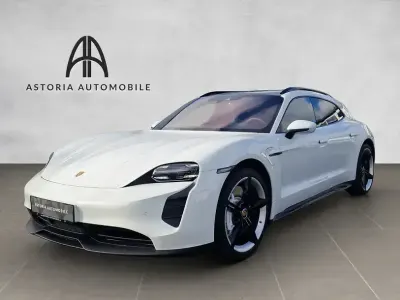 Begagnad Porsche Taycan GTS 439 kW (598 HK) 2022 Vit Sedan