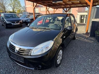 Second-hand Dacia Sandero Lauréate 75 CP (55 kW) 2009 Negru Hatchback