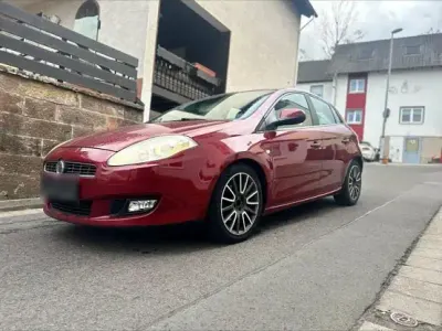 Gebraucht Fiat Bravo 120 PS (88 kW) 2008 Violet Kleinwagen