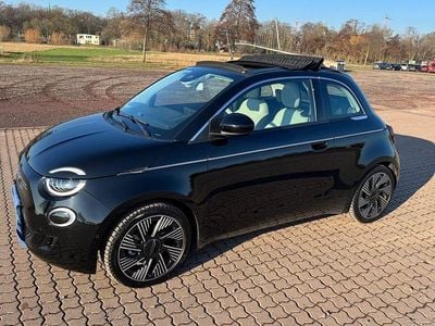 Schwarz Gebraucht 2022 Fiat 500e La Prima Cabrio | 19.555 € (Guter Preis)
