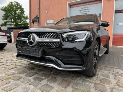 Gebraucht Mercedes GLC200 AMG line 197 PS (144 kW) 2020 Schwarz SUV