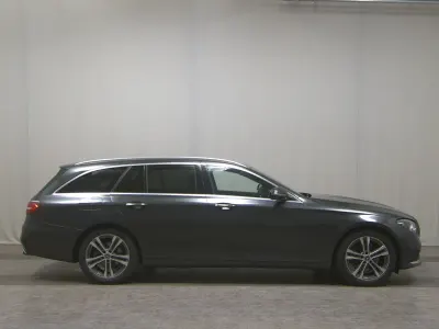 Gebraucht Mercedes E220 Avantgarde 194 PS (142 kW) 2021 Grau metallic Kombi