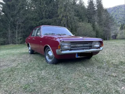 Używany Opel Rekord 116 KM (85 kW) 1971 Czerwony Sedan/Limuzyna