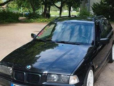 BMW 323