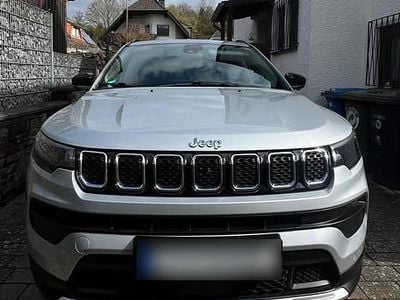 Gebraucht Jeep Compass Limited 150 PS (110 kW) 2022 Silber SUV
