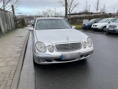 Gebraucht Mercedes E200 122 PS (89 kW) 2005 Grau Limousine