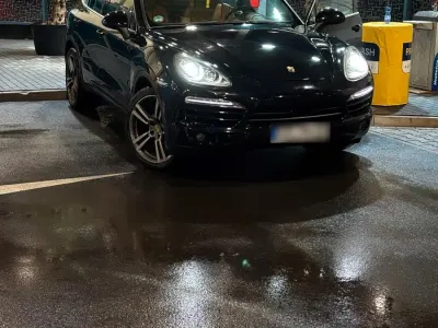 Gebraucht Porsche Cayenne 239 PS (175 kW) 2011 Schwarz SUV