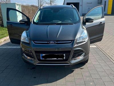 Gebraucht Ford Kuga 150 PS (110 kW) 2016 Grau SUV