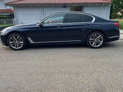 Gebraucht BMW 730 Sport Line 265 PS (194 kW) 2018 Blau Limousine