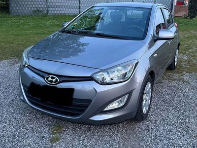 Usata Hyundai i20 Edition 86 CV (63 kW) 2012 Grigio Utilitaria