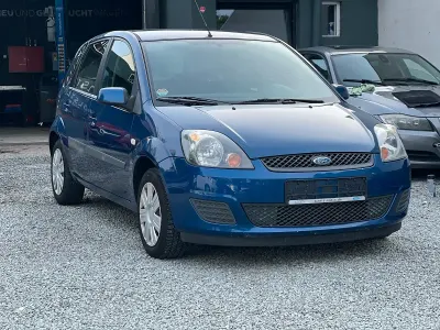 Gebraucht Ford Fiesta 80 PS (58 kW) 2008 Blau Kleinwagen