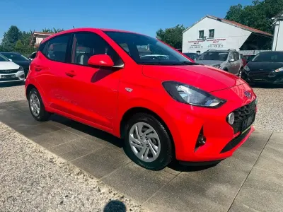 Gebraucht Hyundai i10 Select 67 PS (49 kW) 2021 Tomato red / sol Kleinwagen