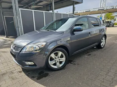 Gebraucht Kia Ceed 90 PS (66 kW) 2012 Grau Kleinwagen