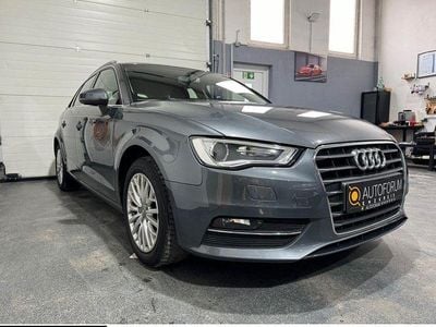 Grau Gebraucht 2016 Audi A3 Sportback Ambiente Kleinwagen | 14.490 € (Fairer Preis)