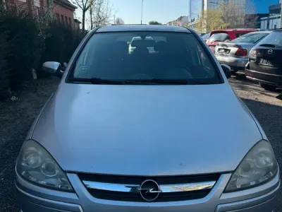 Używany Opel Corsa 80 KM (58 kW) 2005 Srebrny Hatchback