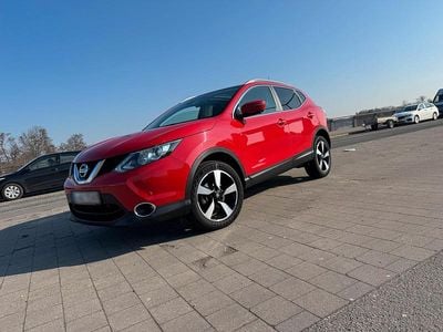 Gebraucht Nissan Qashqai 360º 163 PS (119 kW) 2016 Rot SUV