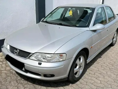 Gebraucht Opel Vectra 101 PS (74 kW) 2001 Grau Limousine
