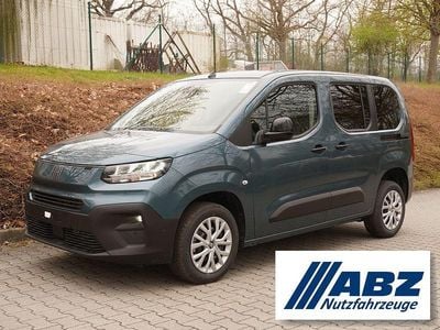 Nuova Fiat Doblò 131 CV (96 kW) 2026 Blu Monovolume