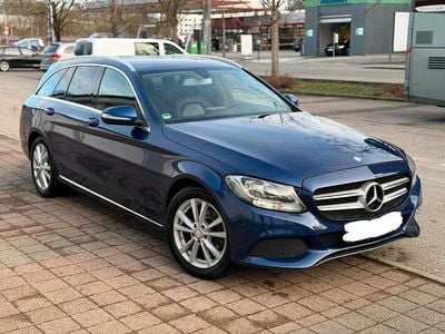 Gebraucht Mercedes C180 Avantgarde 156 PS (114 kW) 2014 Blau Limousine
