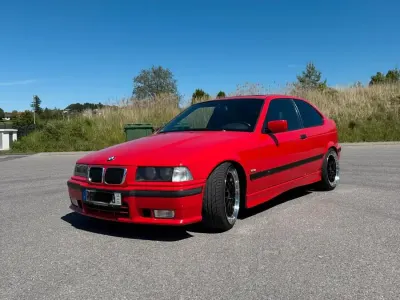 Gebraucht BMW 323 M Sport 170 PS (125 kW) 1998 Rot Coupé