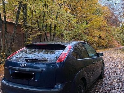 Gebraucht Ford Focus 105 PS (77 kW) 2005 Blau Limousine