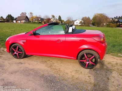 Gebraucht Opel Tigra 90 PS (66 kW) 2009 Rot Cabrio