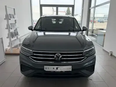 Gebraucht VW Tiguan Allspace Life 150 PS (110 kW) 2024 Grau SUV