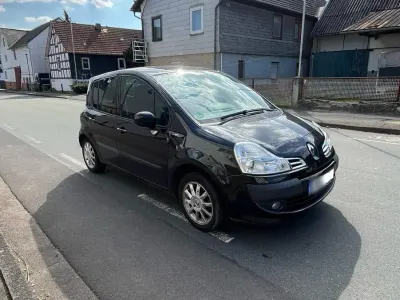 Używany Renault Modus 75 KM (55 kW) 2010 Czarny Minivan