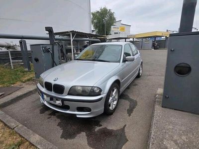 BMW 323