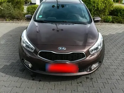 Gebraucht Kia Ceed Spirit 136 PS (100 kW) 2015 Braun Kleinwagen