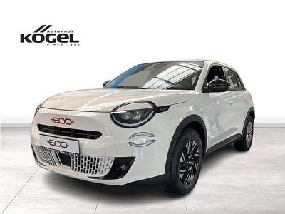 Weiß (weiß) Gebraucht 2024 Fiat 600 Red | 27.890 € (Fairer Preis)