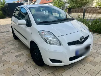 Gebraucht Toyota Yaris Executive 99 PS (72 kW) 2009 Weiß Kleinwagen