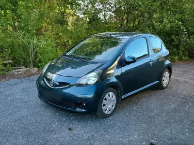 Gebraucht Toyota Aygo 68 PS (50 kW) 2005 Grau Kleinwagen