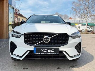Gebraucht Volvo XC60 R-Design 197 PS (144 kW) 2021 Ice white SUV