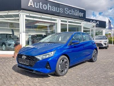 Gebraucht Hyundai i20 Trend 101 PS (74 kW) 2023 Blau Limousine