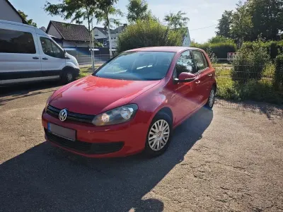 Gebraucht VW Golf VI Trendline 80 PS (58 kW) 2009 Rot Kleinwagen