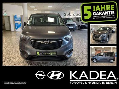 Gebraucht Opel Combo Life Elegance 131 PS (96 kW) 2022 Mondstein grau/e:vulkan grau Van / Kleinbus