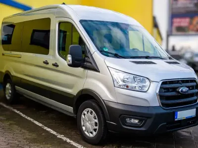 Gebraucht Ford Transit Trend 131 PS (96 kW) 2022 Silber Kombi
