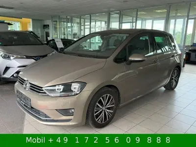 Gebraucht VW Golf Sportsvan Allstar 150 PS (110 kW) 2016 Gold Van / Kleinbus
