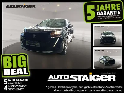 Gebraucht Peugeot e-2008 Active 100 kW (136 PS) 2022 Schwarz SUV