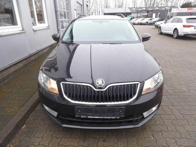 Schwarz Gebraucht 2013 Skoda Octavia Ambition Kombi | 7.490 € (Fairer Preis)