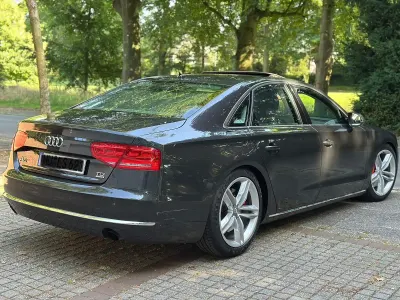 Gebraucht Audi A8 351 PS (258 kW) 2010 Grau Limousine