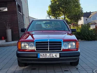 Gebraucht Mercedes 230 132 PS (97 kW) 1987 Rot Coupé