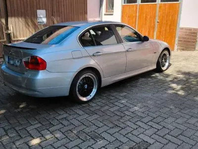 Gebraucht BMW 325 218 PS (160 kW) 2006 Silber Limousine