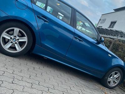 Blau Gebraucht 2006 BMW 120 Kleinwagen | 5.700 € (Etwas zu teuer)