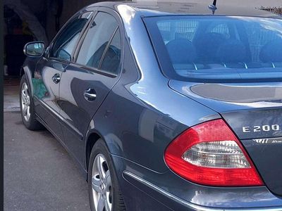 Mercedes E200