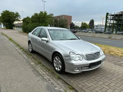 Gebraucht Mercedes C200 163 PS (119 kW) 2004 Brillantsilber  metalliclack Limousine